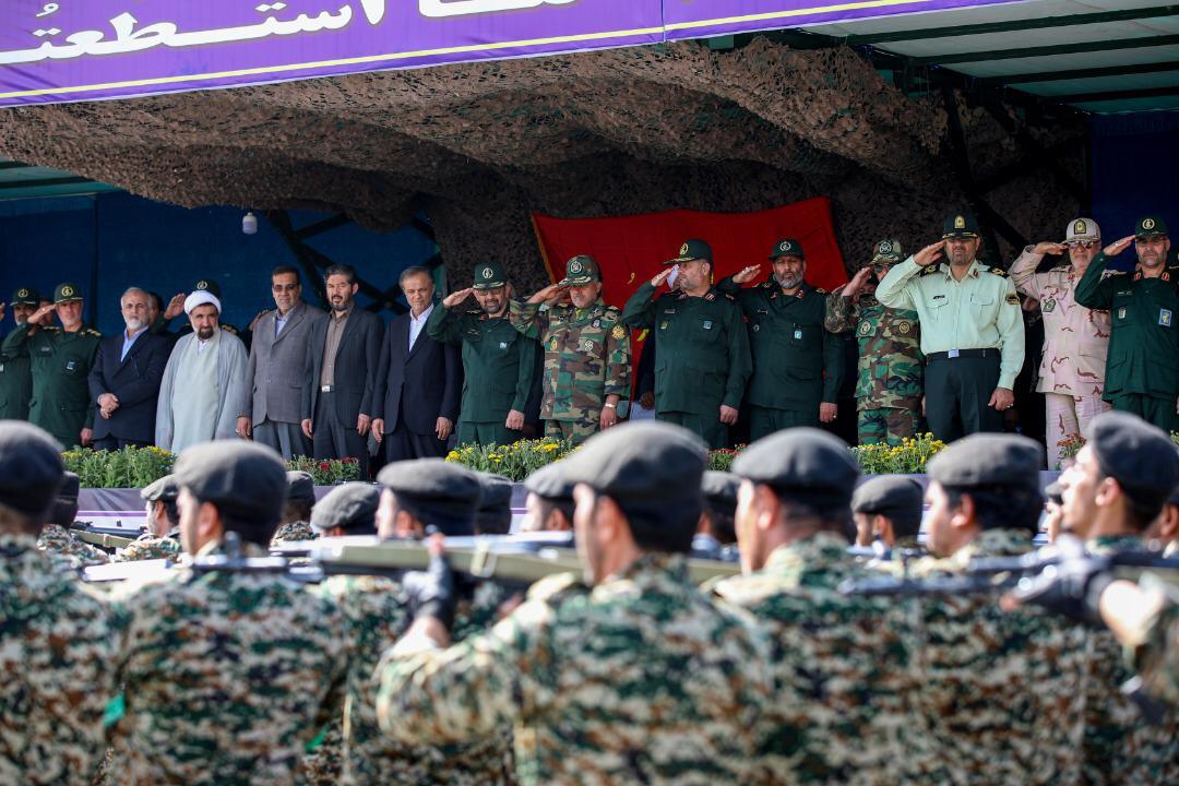 دشمنان به دنبال تضعیف آرمان&zwnj;های انقلاب هستند/ملتی صلح&zwnj;جو هستیم/می&zwnj;توانیم از تحریم&zwnj;ها عبور کنیم