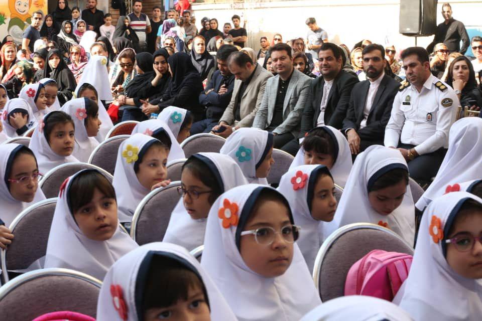 باید عشق به ایران را به دانش آموزان در مدارس تعلیم دهیم