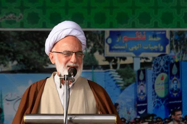 عزت و عظمت ملت ایران از خون شهدا و ایثارگری جوانان و نوجوانان است