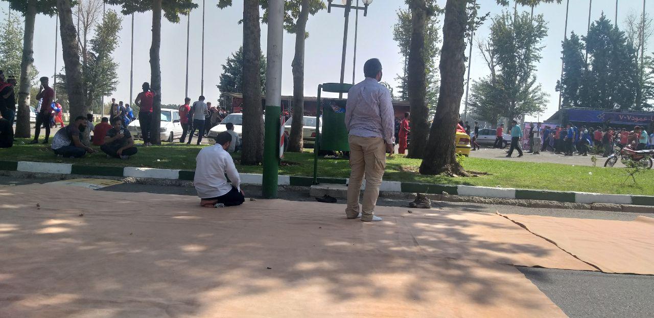 حواشی دربی ۹۰/ هوادارانِ بدون کارت ملی به خانه&zwnj;هایشان برگشتند/ حضور ناظران ویژه در ورزشگاه + تصاویر