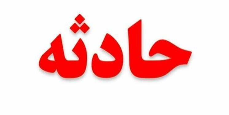 سقوط خودرو پراید به داخل جوی آب