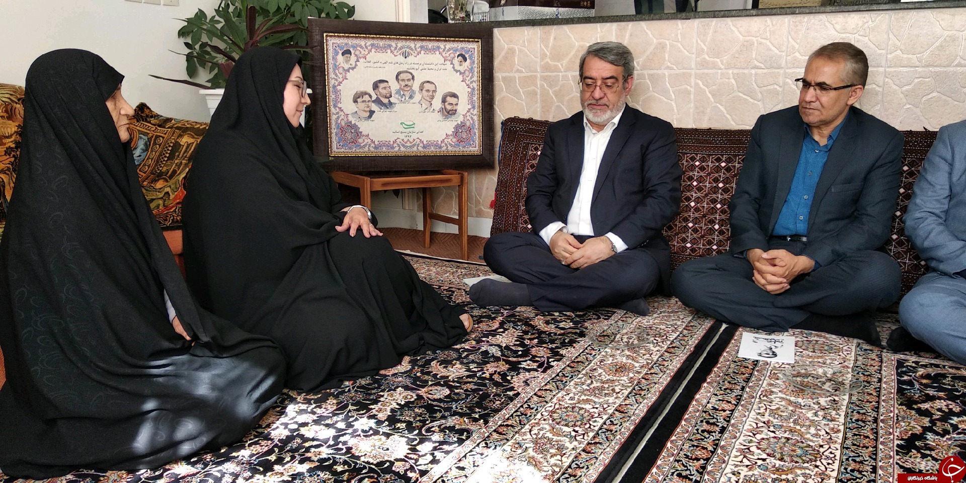 دیدار وزير کشور با خانواده شهيد شهرياری