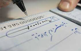 داستان چک‌های بازیکنان استقلال چیست؟