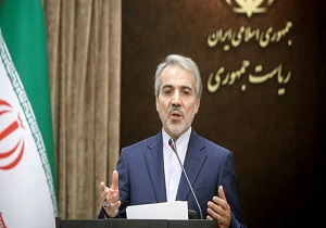 خبرنگار: کاظمی/ما در شدیدترین تحریم&zwnj;های تاریخ معاصر هستیم / حتی یک روز تأخیر هم در پرداخت یارانه و حقوق&zwnj;ها نداشته&zwnj;ایم / افتتاح فاز اول آزاد راه تهران &ndash; شمال در هفته آینده