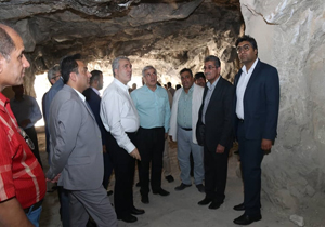 بازدید مونسان از غار سنگ‌شکنان و یک مجموعه خصوصی در جهرم