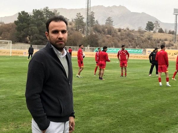 خلیلی: برای ثبت قرارداد احمدوند ریسک نکردیم/ کریمی نمی&zwnj;تواند تمام هم بازی هایش را فالو کند/ بروید ببینید من پرونده داشتم یا افرادی که دنبال پست هستند