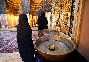 آیین سنتی طشت گذاری در بقعه شیخ صفی الدین اردبیلی برگزار می‌شود