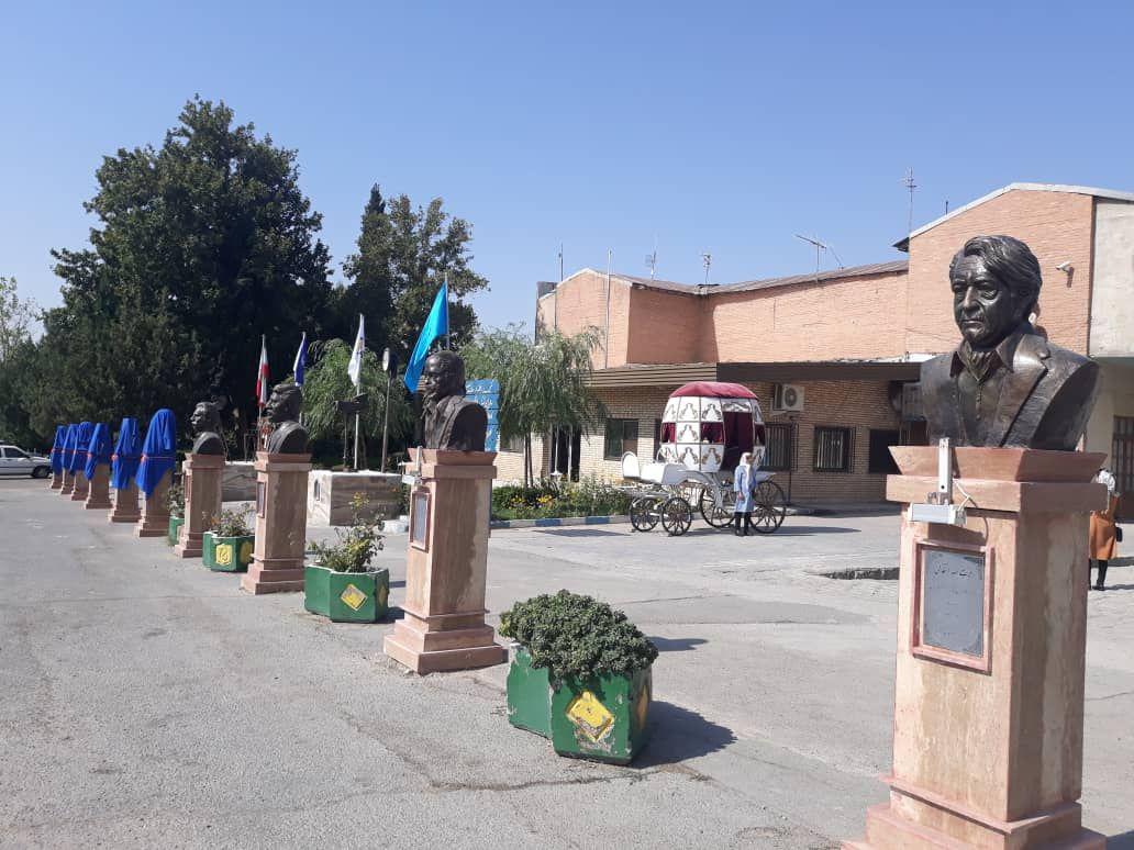 دومین آیین رونمایی از سردیس هنرمندان در شهرک غزالی برگزار شد