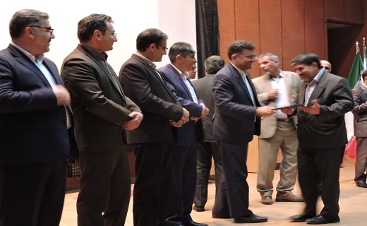 همایش روز خانواده و تکریم بازنشستگان در خرم آباد برگزار شد