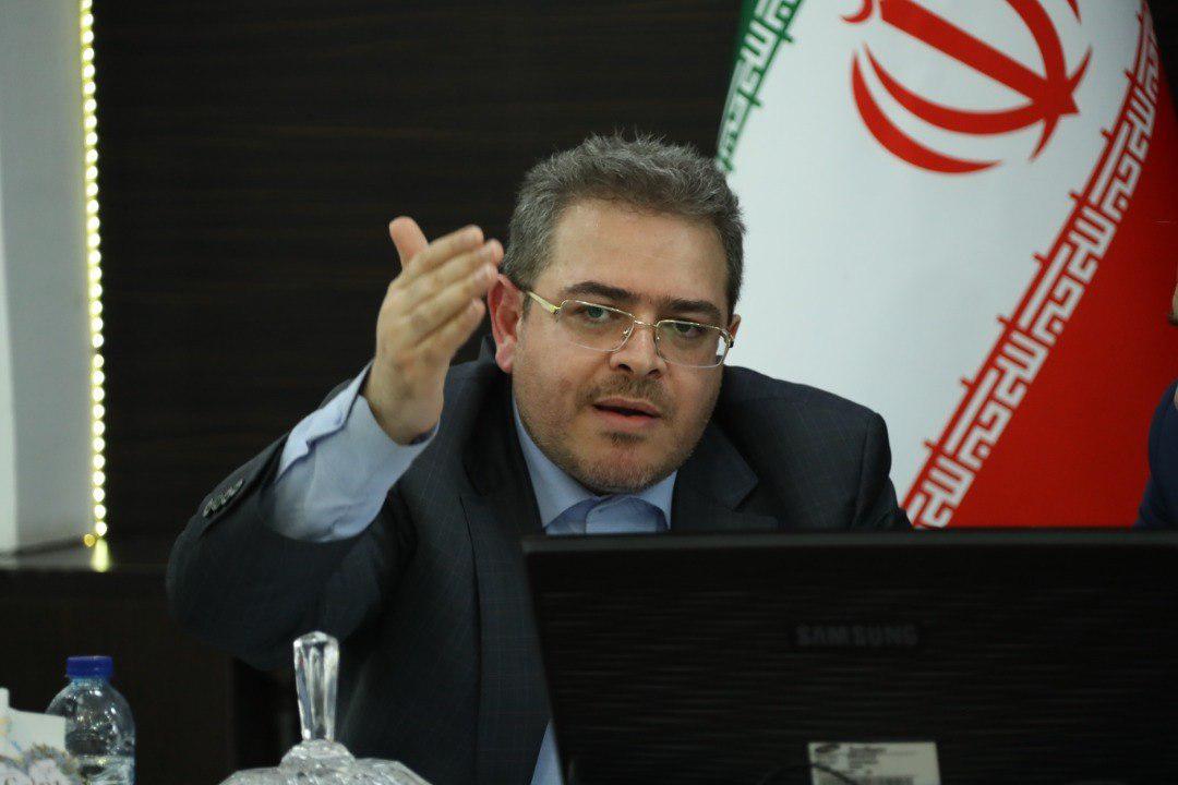 فعالین اقتصادی منطقه آزاد ماکو از مزیت ورود ماشین آلات و تجهیزات کارخانجات محرومند