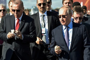 پوتین به اردوغان: بالگرد بخر، لیموزین هدیه بگیر!