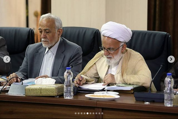 تنها راه موفقیت ملت و دولت، ایجاد عقلانیت جمعی در نخبگان و دولتمردان کشور است تنها راه موفقیت ملت و دولت، ایجاد عقلانیت جمعی در نخبگان و دولتمردان کشور است