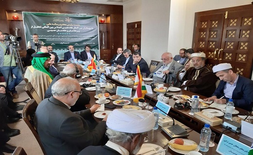 با غیرت حسینی باید مقابل ظلم ایستادگی کرد