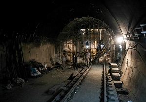 پیمانکار قطار شهری اهواز را خلع ید می‌کنیم/ کیسون به مردم اهواز جفا کرد