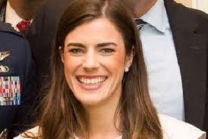 دستیار شخصی ترامپ مجبور به استعفا شد