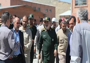 تسلیم دشمن با اتکاء به توان داخلی کشور