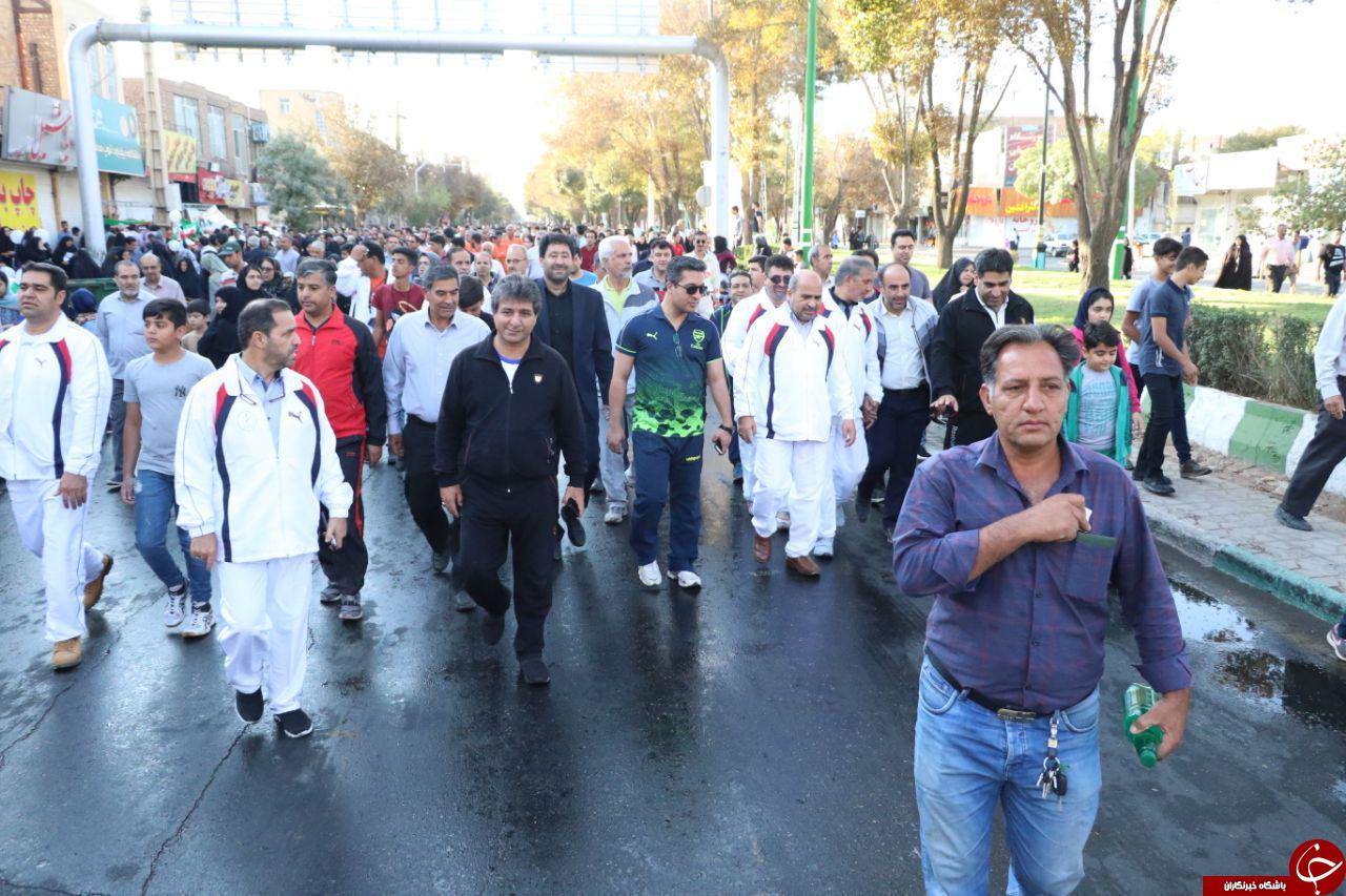 همایش بزرگ پیاده روی خانوادگی در رفسنجان + تصاویر