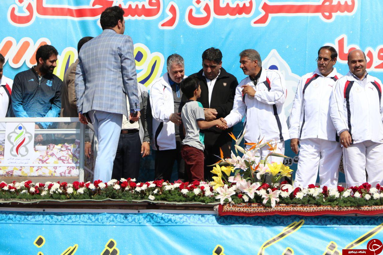 همایش بزرگ پیاده روی خانوادگی در رفسنجان + تصاویر