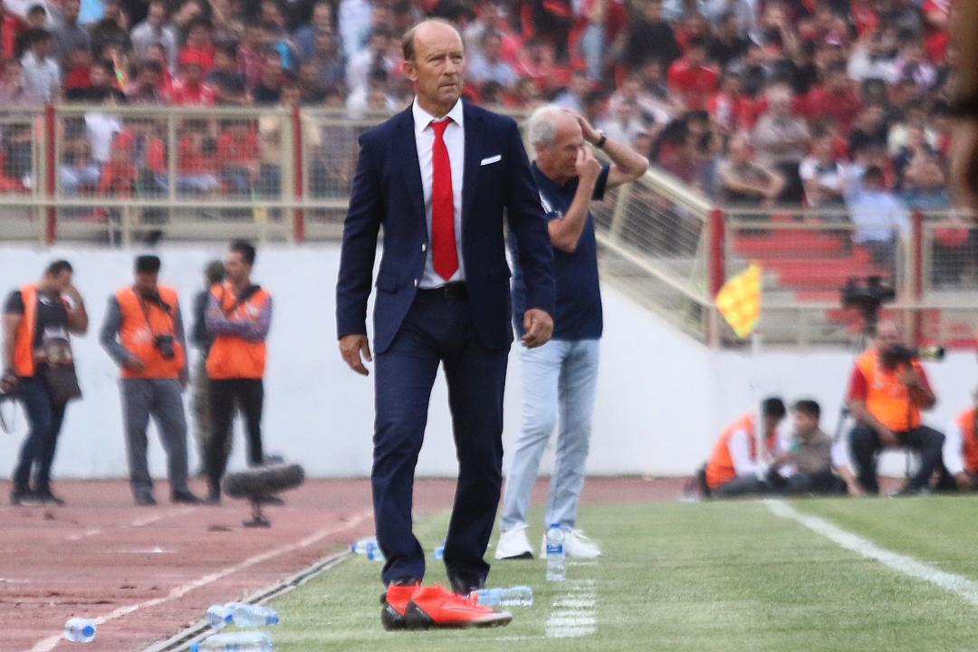 کالدرون: من از سانتر&zwnj;های بلند خوشم نمی&zwnj;آید/ پرسپولیس به جو این نوع استادیوم&zwnj;ها عادت دارد