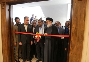 کمک ۱۰۰ میلیون تومانی به کتابخانه شهید بصیری‌پور