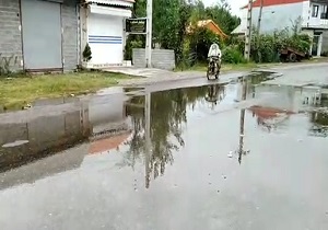 هدررفت ۱۵ روزه آب آشامیدنی در روستای «بارکوسرا» + فیلم
