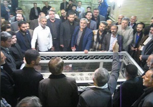 مداحی در کنار مقبره محتشم کاشانی + فیلم