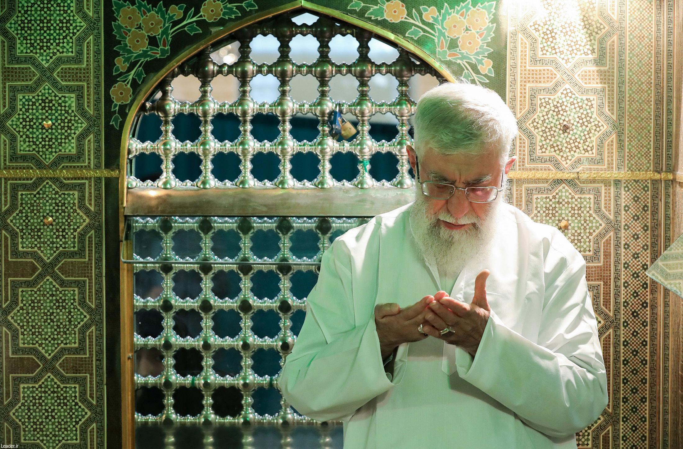 رهبر انقلاب: خادمی امام رضا علیه‌السلام افتخار من است