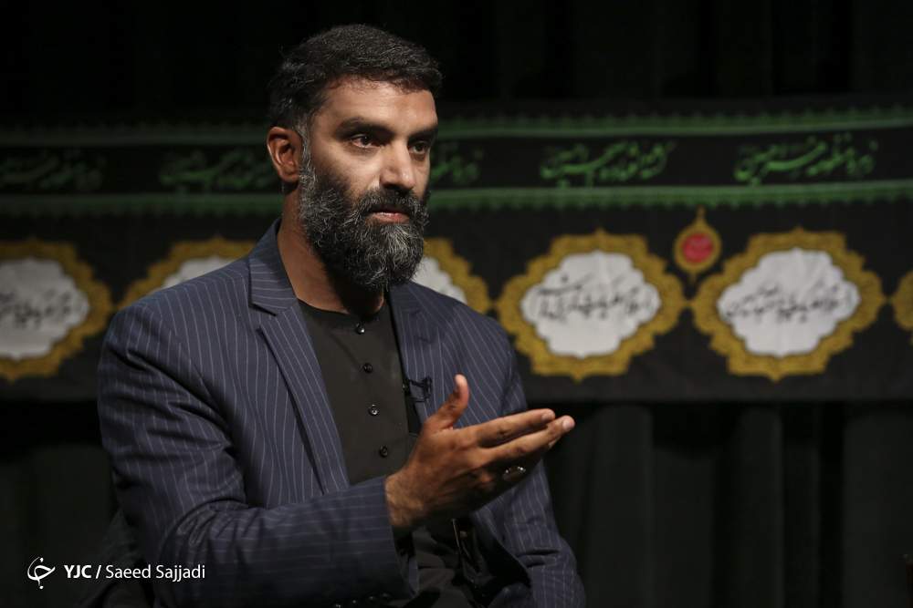 برای نوکری امام حسین (ع) باید انتخاب شد/ برخی می&zwnj;گویند برای رفتن به سوریه پول می&zwnj;گیرید/ لزوم ایجاد اتحادیه&zwnj;ای برای مداحان