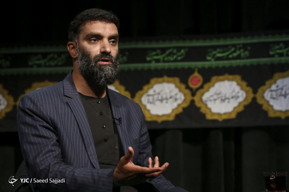 برای نوکری امام حسین (ع) باید انتخاب شد/ برخی می&zwnj;گویند برای رفتن به سوریه پول می&zwnj;گیرید/ لزوم ایجاد اتحادیه&zwnj;ای برای مداحان