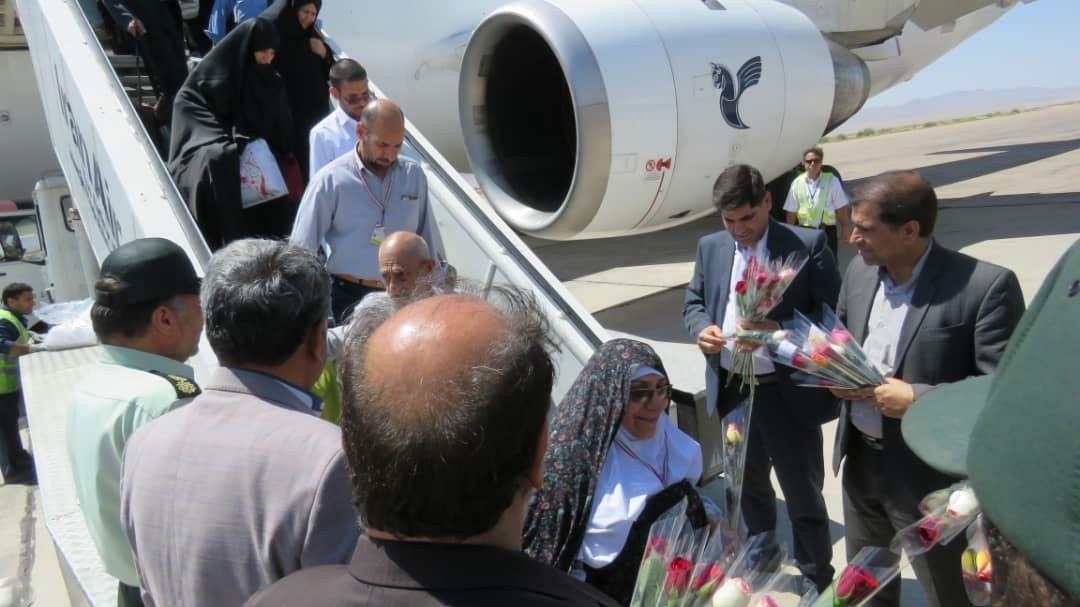 اولین گروه زائران خانه خدا به کرمان برگشتند