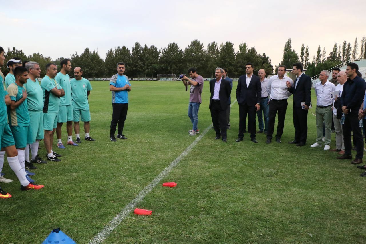 نشست &laquo;ویلموتس&raquo; با سرمربیان تیم&zwnj;های لیگ برتر فوتبال/ سرمربی تیم ملی از مجموعه &laquo;پک&raquo; بازدید کرد + عکس
