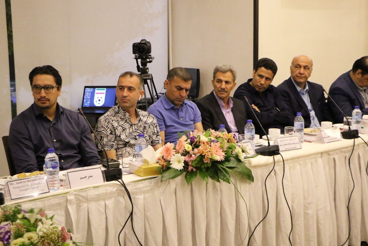 نشست &laquo;ویلموتس&raquo; با سرمربیان تیم&zwnj;های لیگ برتر فوتبال/ سرمربی تیم ملی از مجموعه &laquo;پک&raquo; بازدید کرد + تصاویر