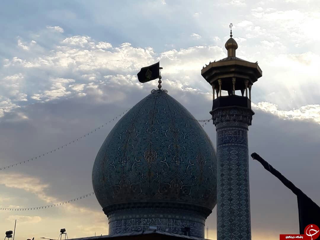 پرچم گنبد احمد بن موسی (ع) تعویض شد