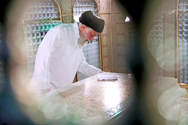 غبارروبی مضجع نورانی امام رضا(ع) با حضور رهبر معظم انقلاب + تصاویر