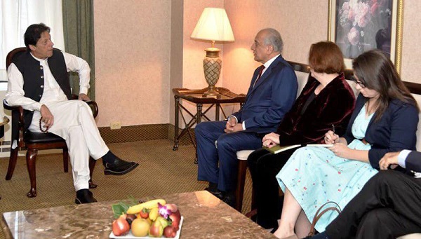 تاکید &laquo;عمران خان&raquo; بر ار سرگیری مذاکرات آمریکا و طالبان در دیدار با خلیلزاد