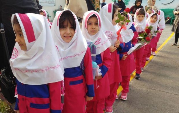 سردارنظری بانگ آغاز به کار مدارس را نواخت