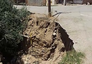تخریب معابر روستای «باباپیر» در اثر سیل گذشته/ چشم‌انتظاری ساکنان برای بازسازی + فیلم