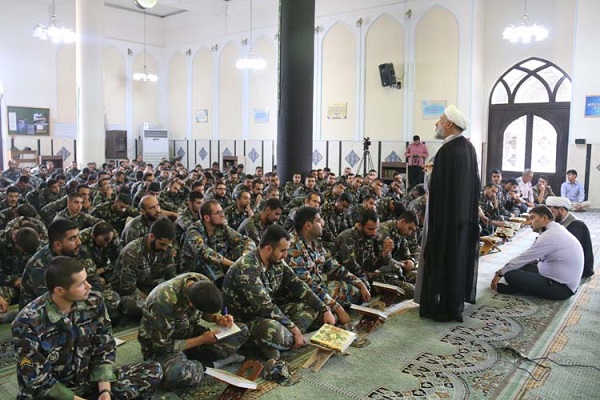 مراسم تجلیل از سربازان نمونه ستاد نیروی پدافند هوایی ارتش برگزار شد