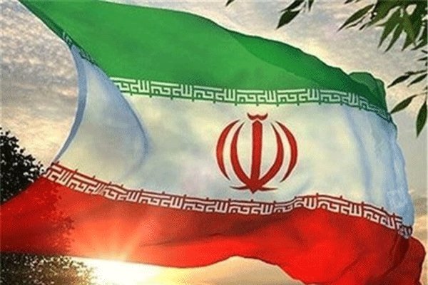مرتفع ترین پرچم کشور در غرب ایران به اهتزار در آمد