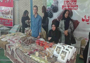نمایشگاه سوغات و صنایع دستی ایران در گرمسار گشایش یافت