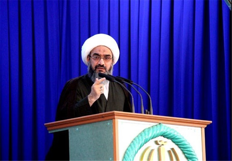 جهان استکبار بداند که نام و راه امام حسین (ع) خاموش شدنی نیست