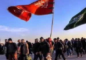 اهتزاز پرچم ۲۱۴ مترمربعی منقش به جمله «یالثارات الحسین»