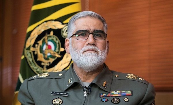 امیرپوردستان: با بالگرد بالای سر داعش رفتم