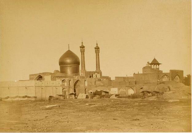 دورنمایی از بارگاه حرم حضرت معصومه(س) در دوره قاجار +عکس /// دپوویی