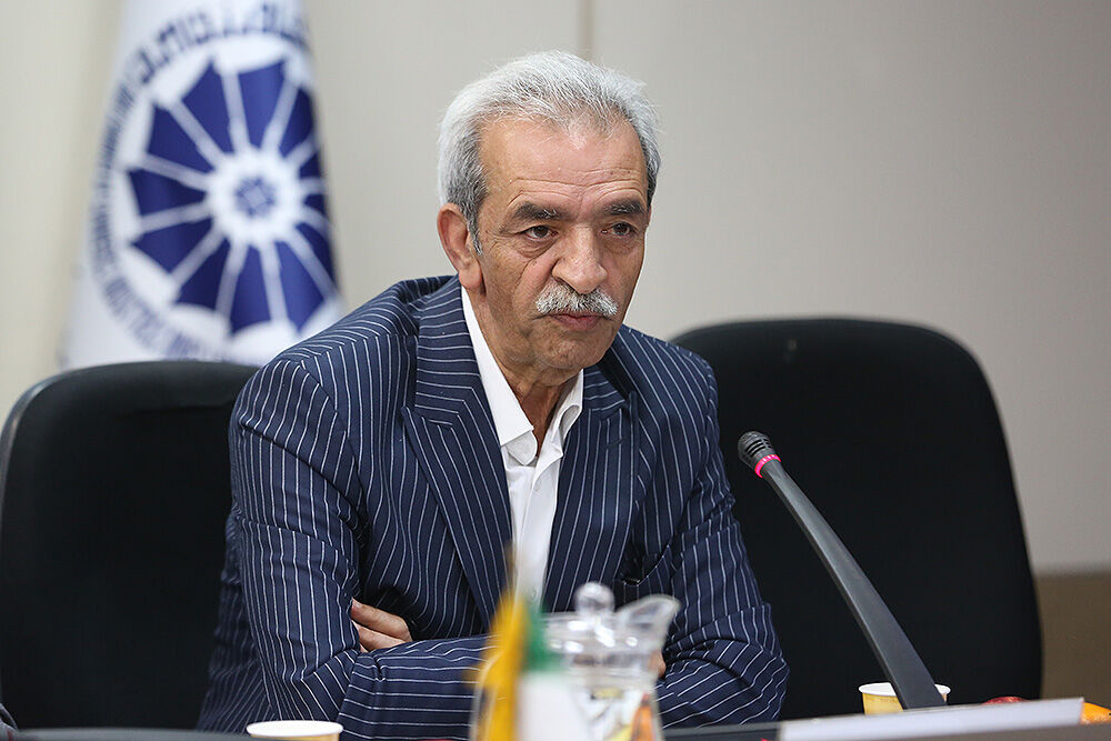 یس
