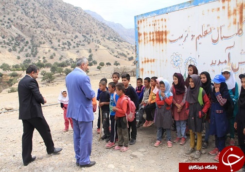 توزیع بیش از یکهزار بسته لوازم التحریر بین دانش آموزان عشایری خوزستان