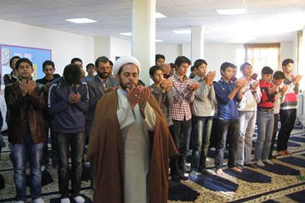 اهتمام آموزش و پرورش برای برگزاری نماز اول وقت در مدارس