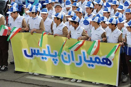 فعالیت ۲۵۰ هزار دانش‌آموز همیار پلیس در خراسان رضوی/همیاران پلیس سبب کاهش آمار تخلف در استان