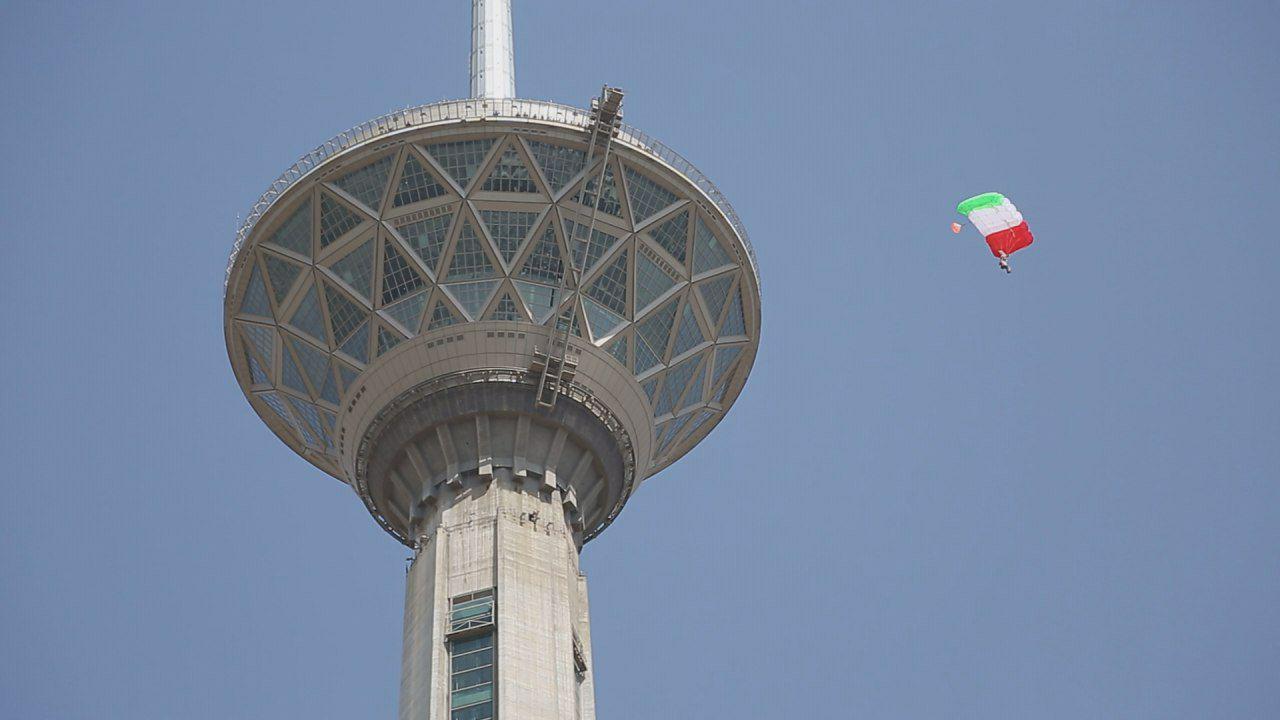 با &laquo;تهرانگرد&raquo; دور شهر بگردید