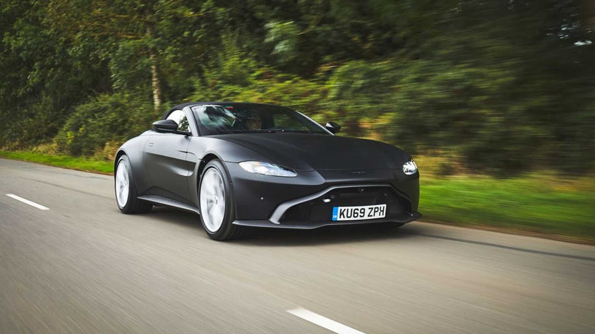 انتشار تصاویری از پیش&zwnj;نمایش خودروی Vantage Roadster استون مارتین +تصاویر